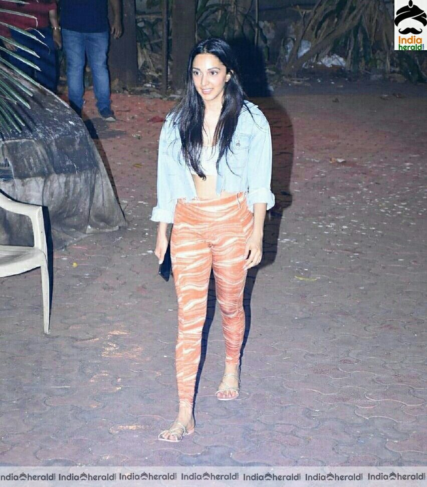 Kiara Advani Spotted at Dance Class In Bandra