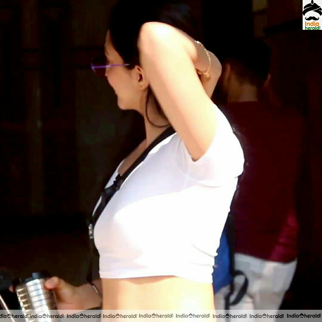 Kiara Advani Super Sexy In White Exposing Her Hot Waist Line Stills