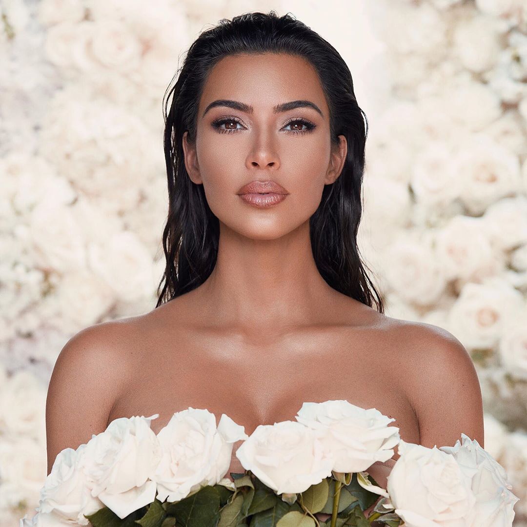 Kim Kardashian Sizzling Hot In White