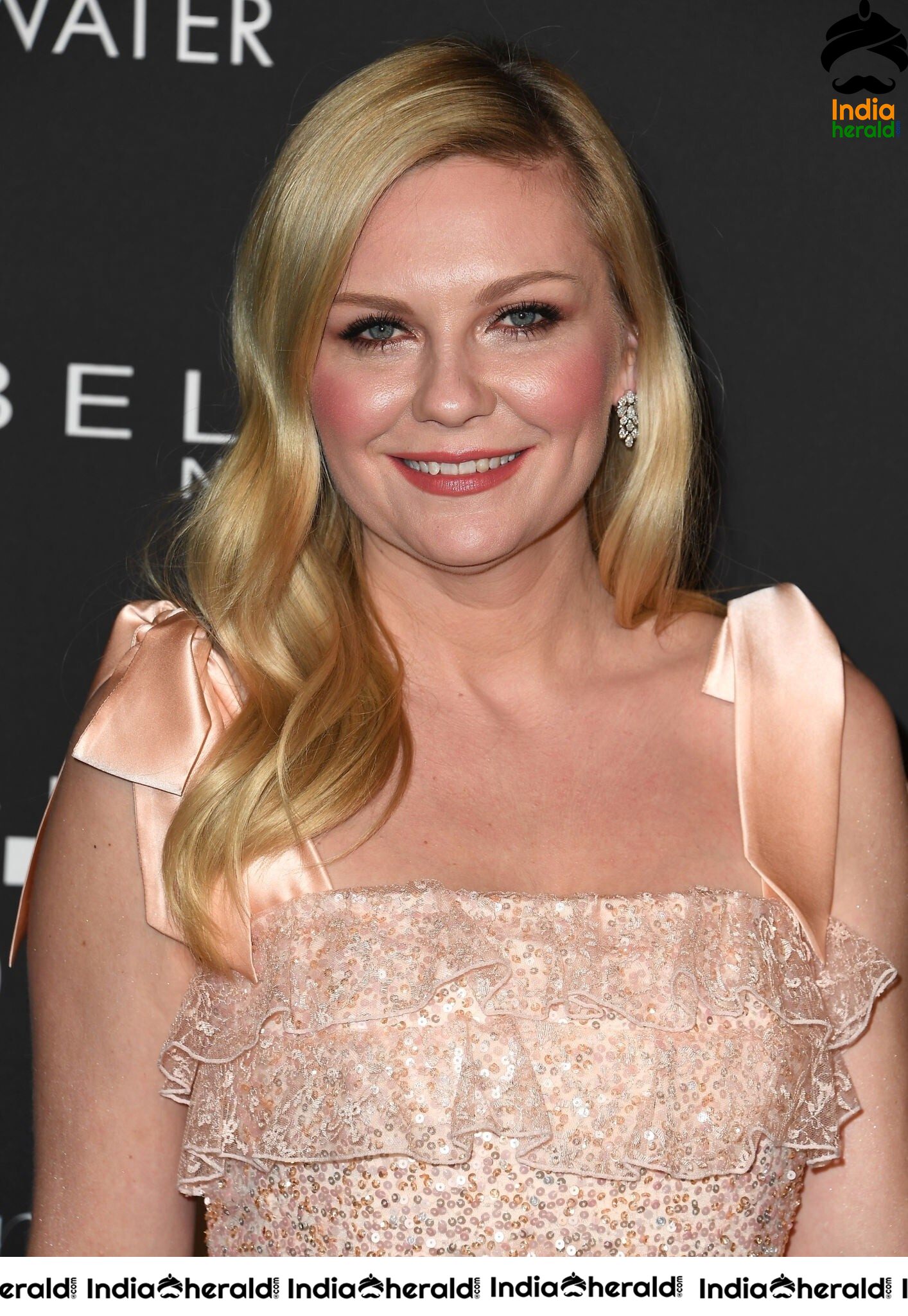 Kirsten Dunst at 5th Annual Instyle Awards in Los Angeles Set 1