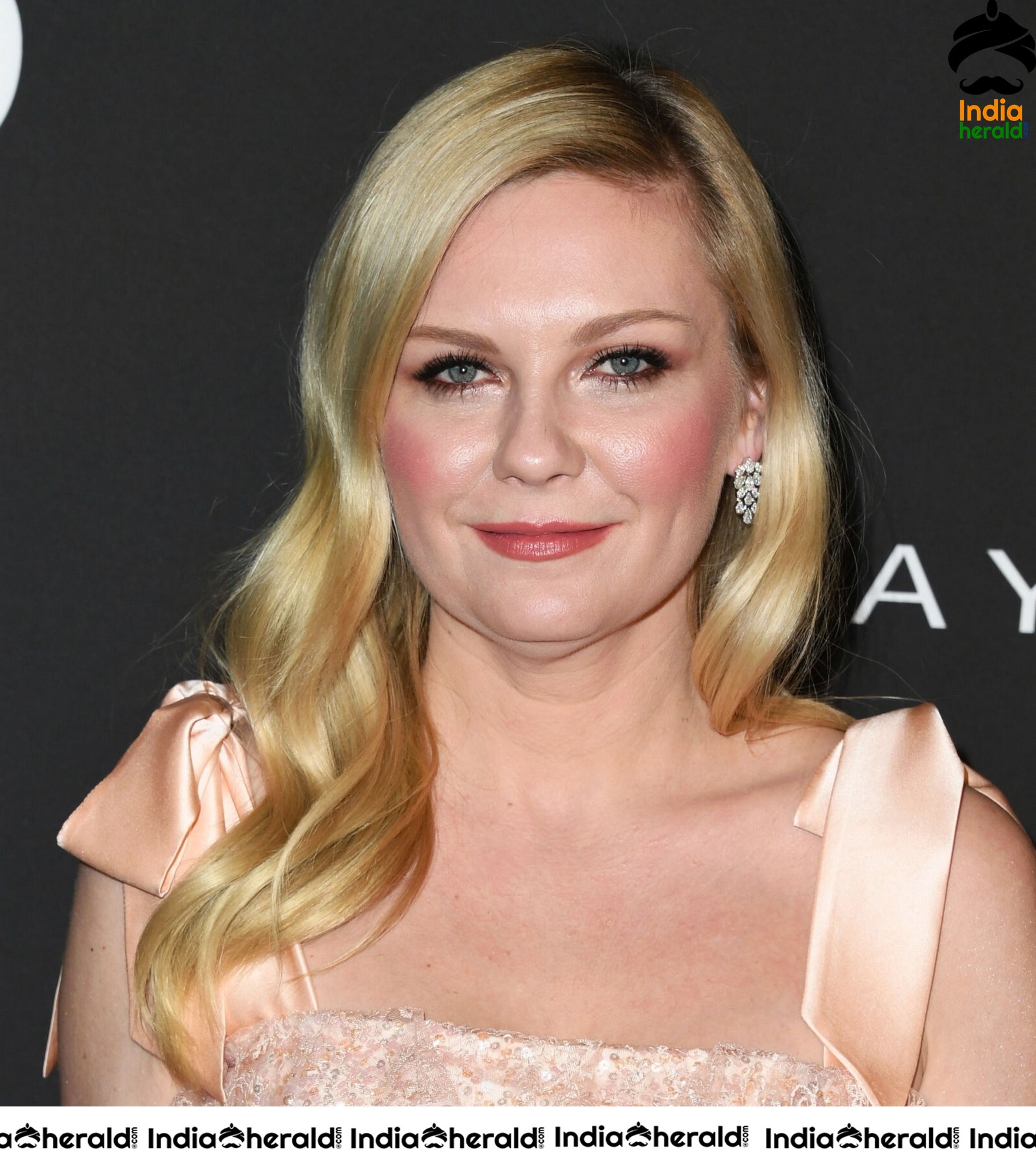 Kirsten Dunst at 5th Annual Instyle Awards in Los Angeles Set 1