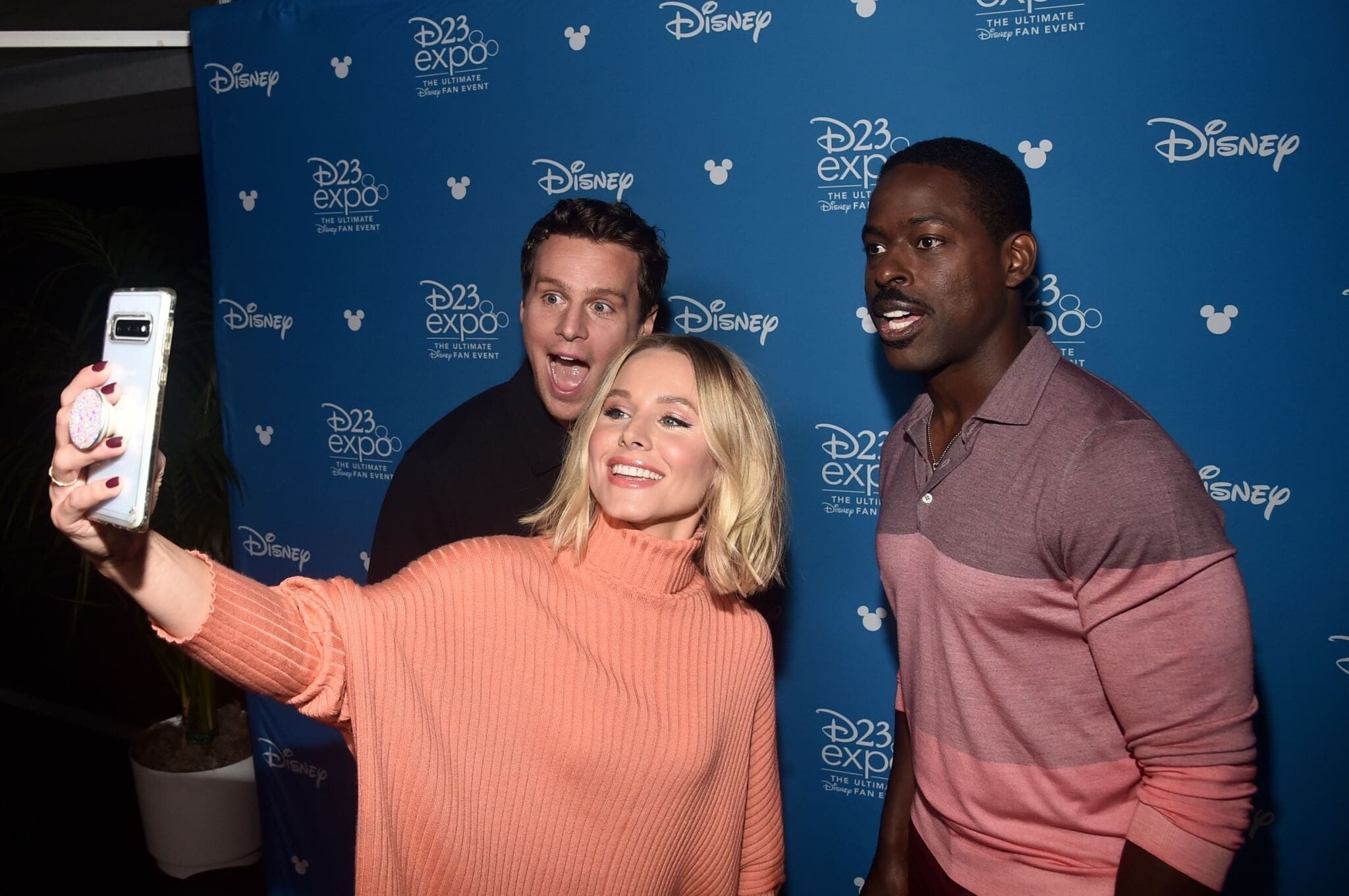 Kristen Bell At D23 Disney Expo Legends Event