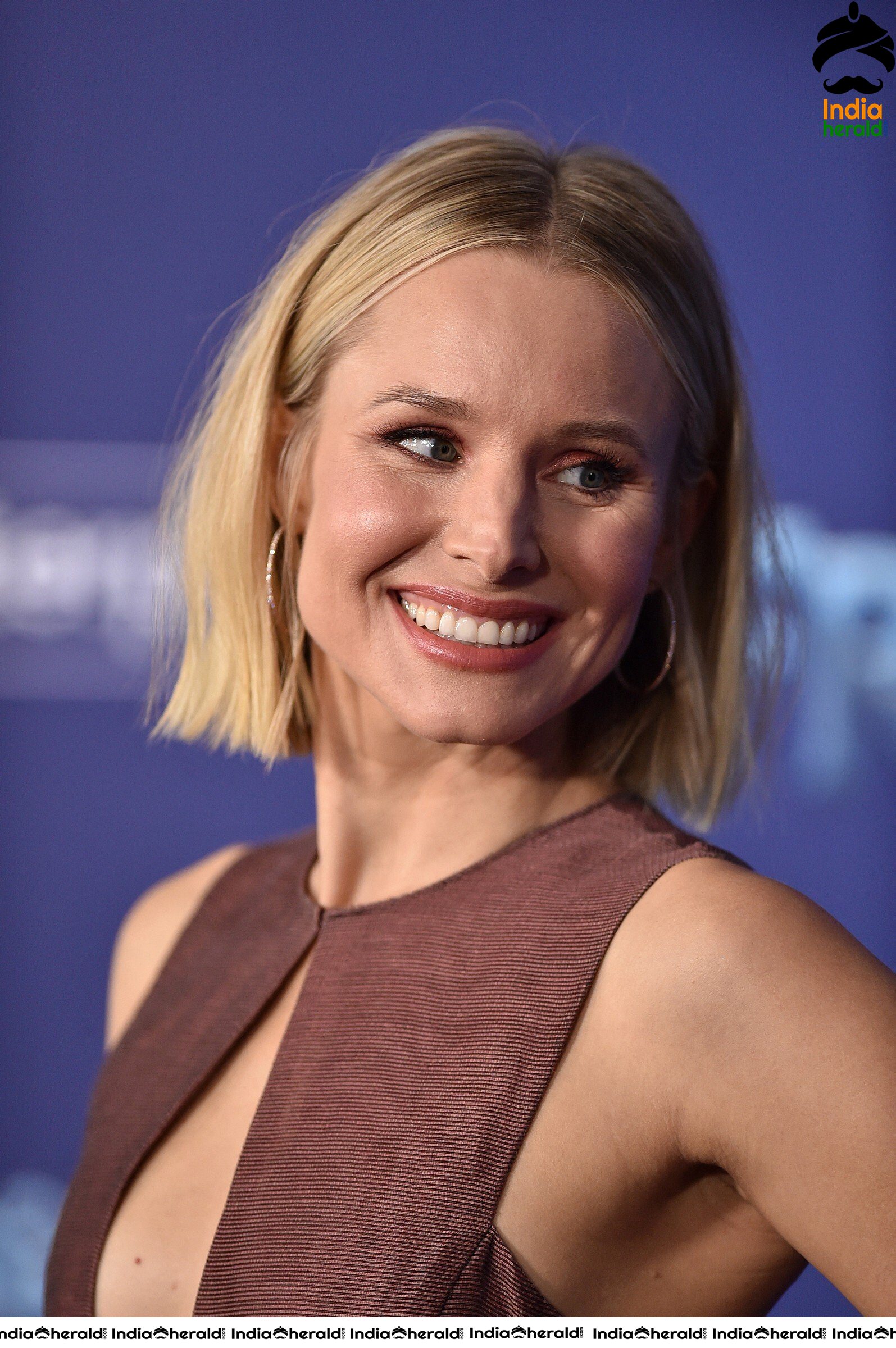 Kristen Bell at Frozen 2 Premiere in LA Set 1