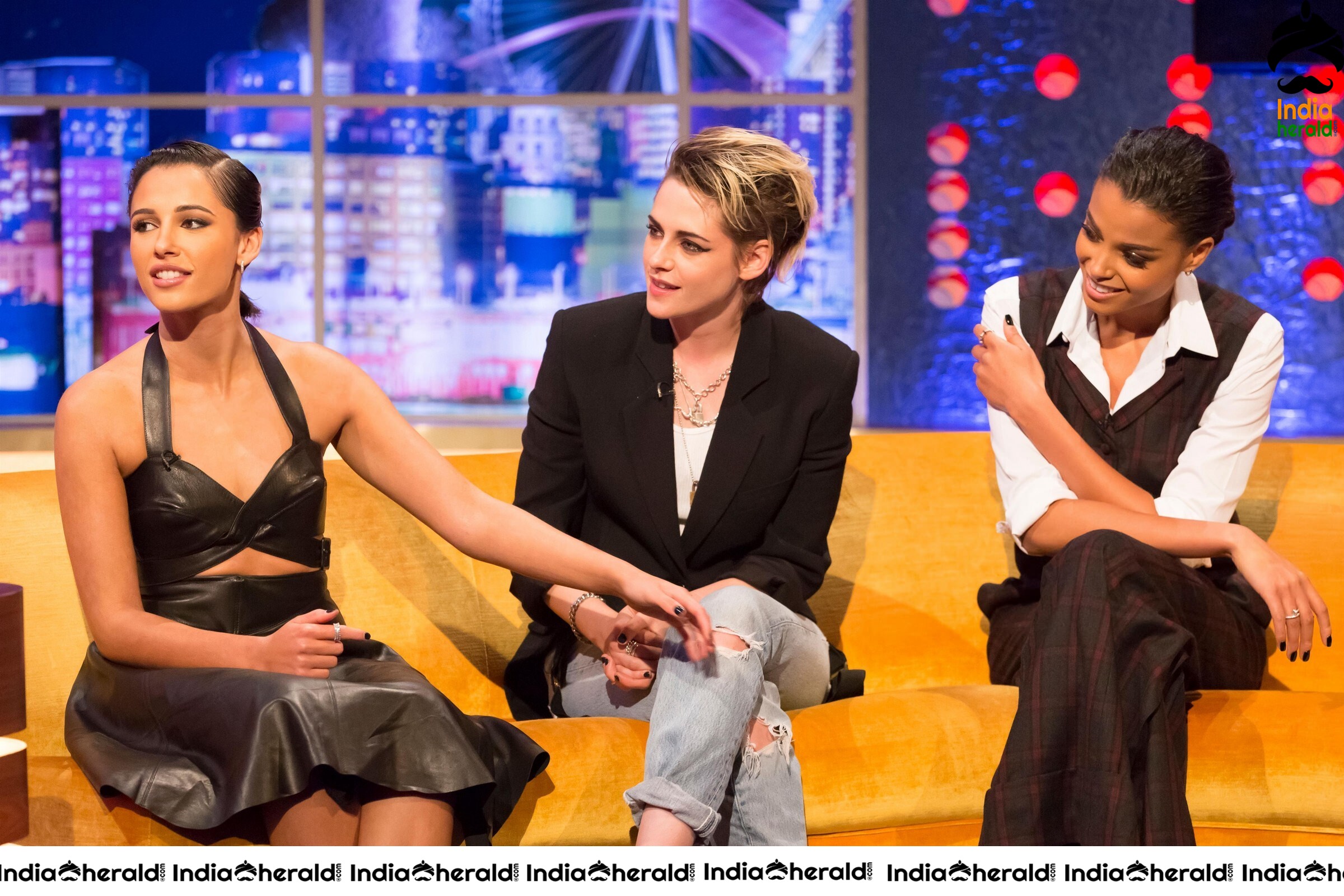 Kristen Stewart With Ella Balinska and Naomi Scott The Jonathan Ross Show in London Set 1