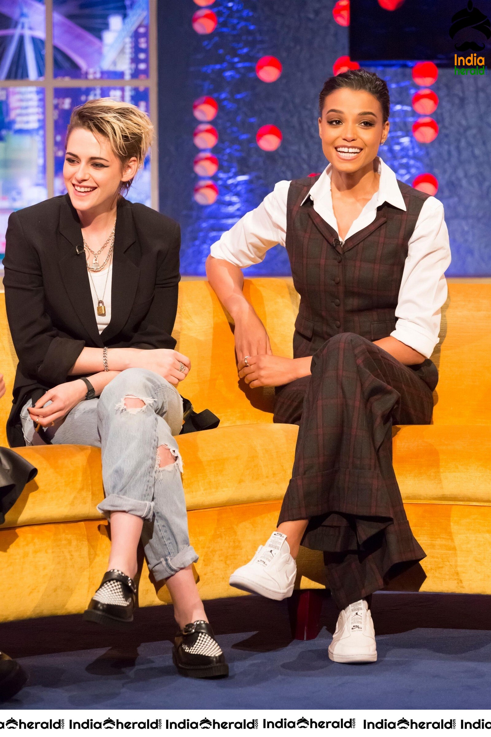 Kristen Stewart With Ella Balinska and Naomi Scott The Jonathan Ross Show in London Set 1