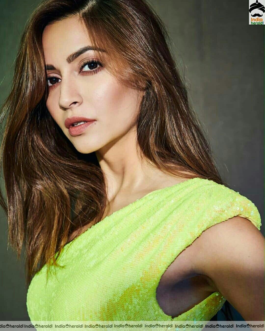 Kriti Kharbanda Latest Hot Green Dress Stills