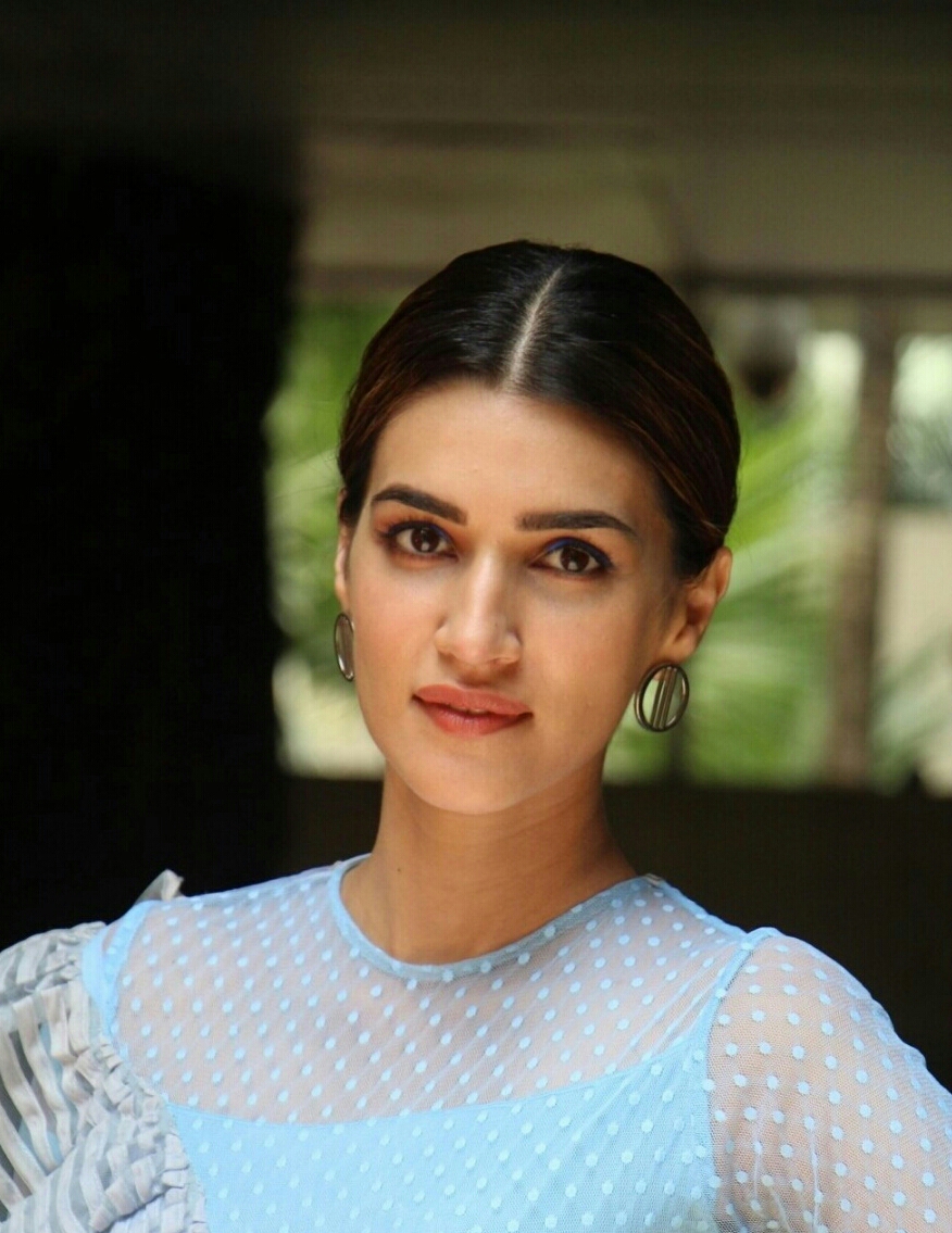 Kriti Sanon During Her Movie Promotions