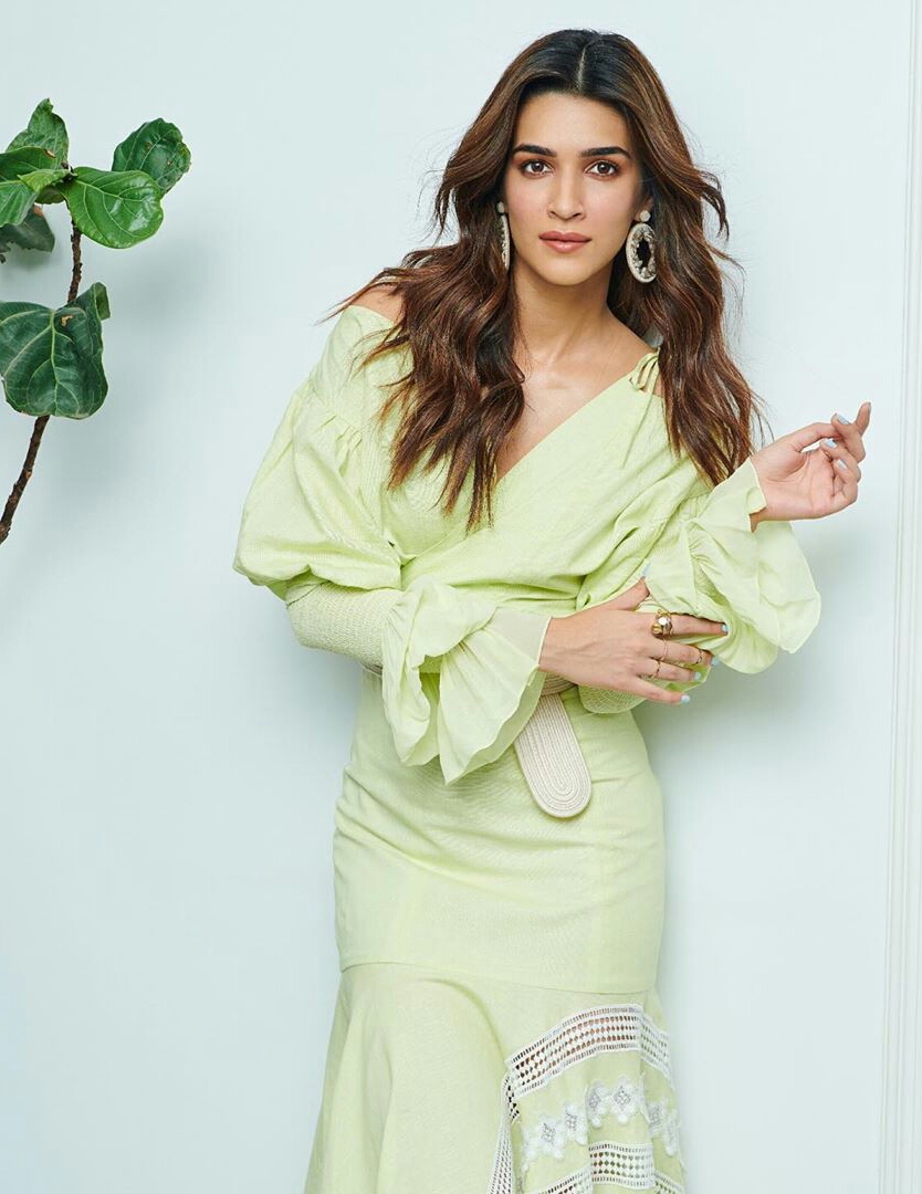 Kriti Sanon Gorgeous In Green