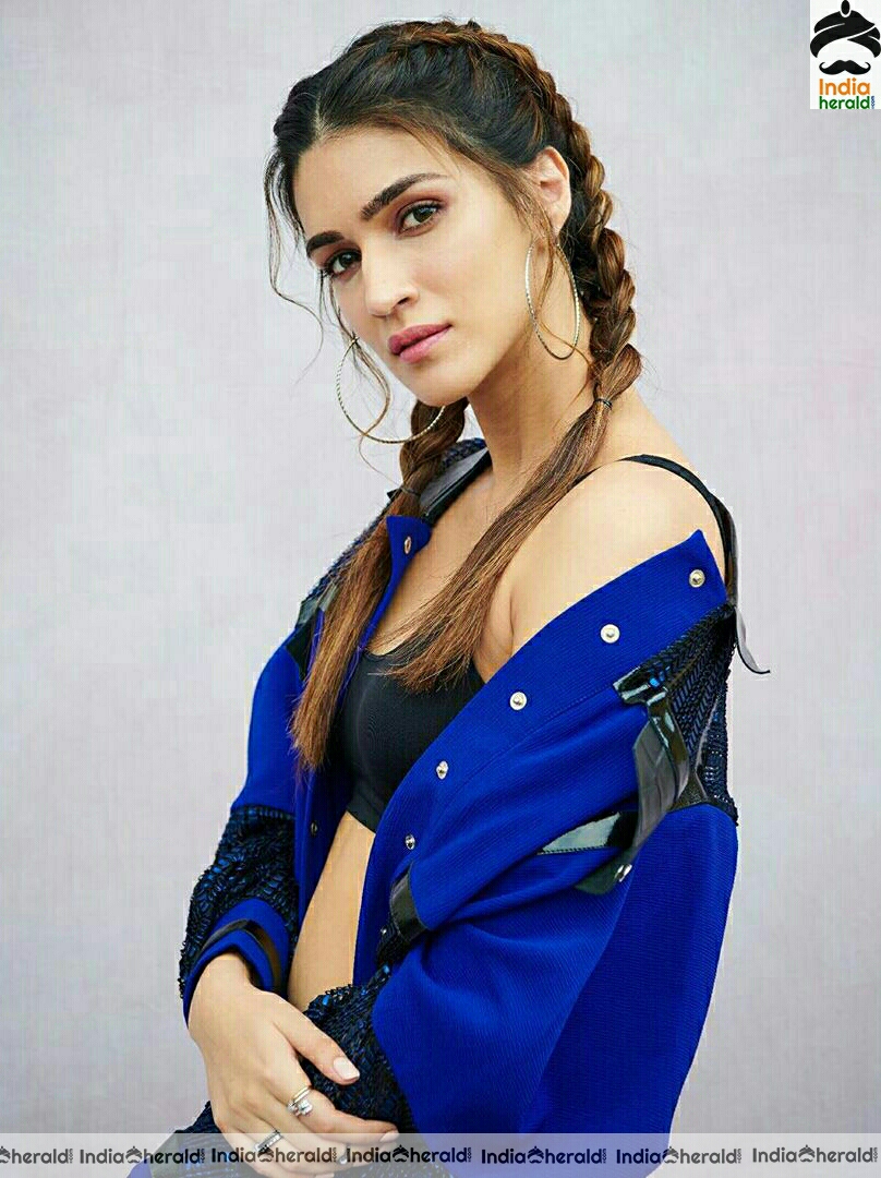 Kriti Sanon Hot Blue Photo Stills