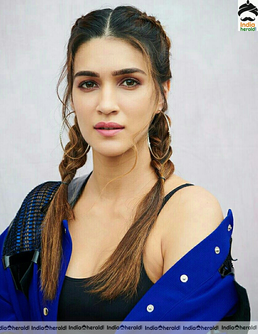 Kriti Sanon Hot Blue Photo Stills