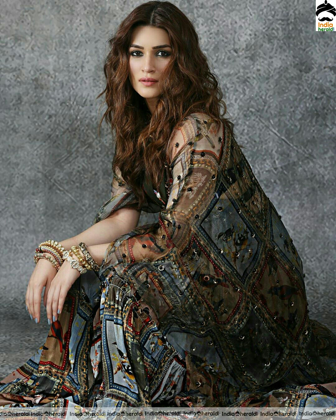 Kriti Sanon Hot Cute Stills