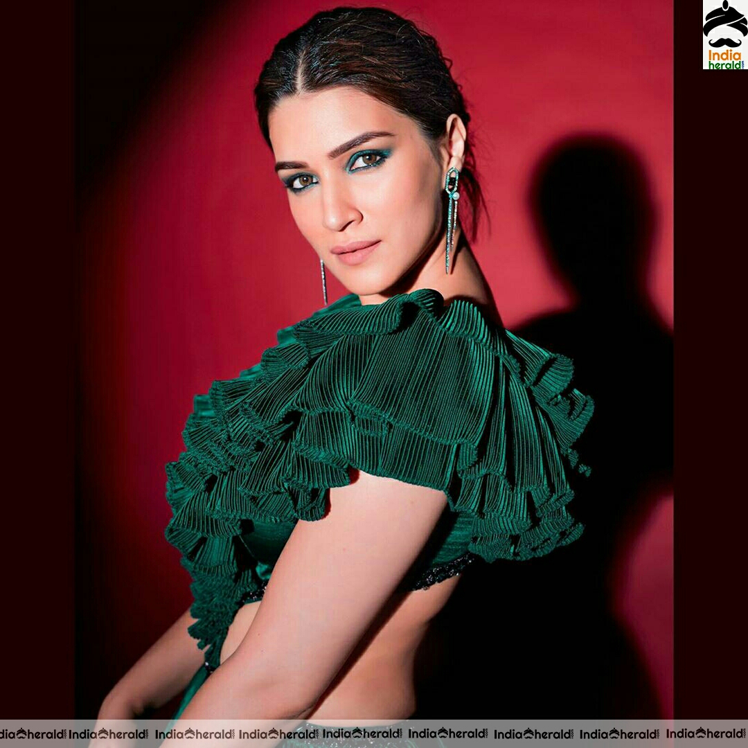 Kriti Sanon Hot Green Dress Stills