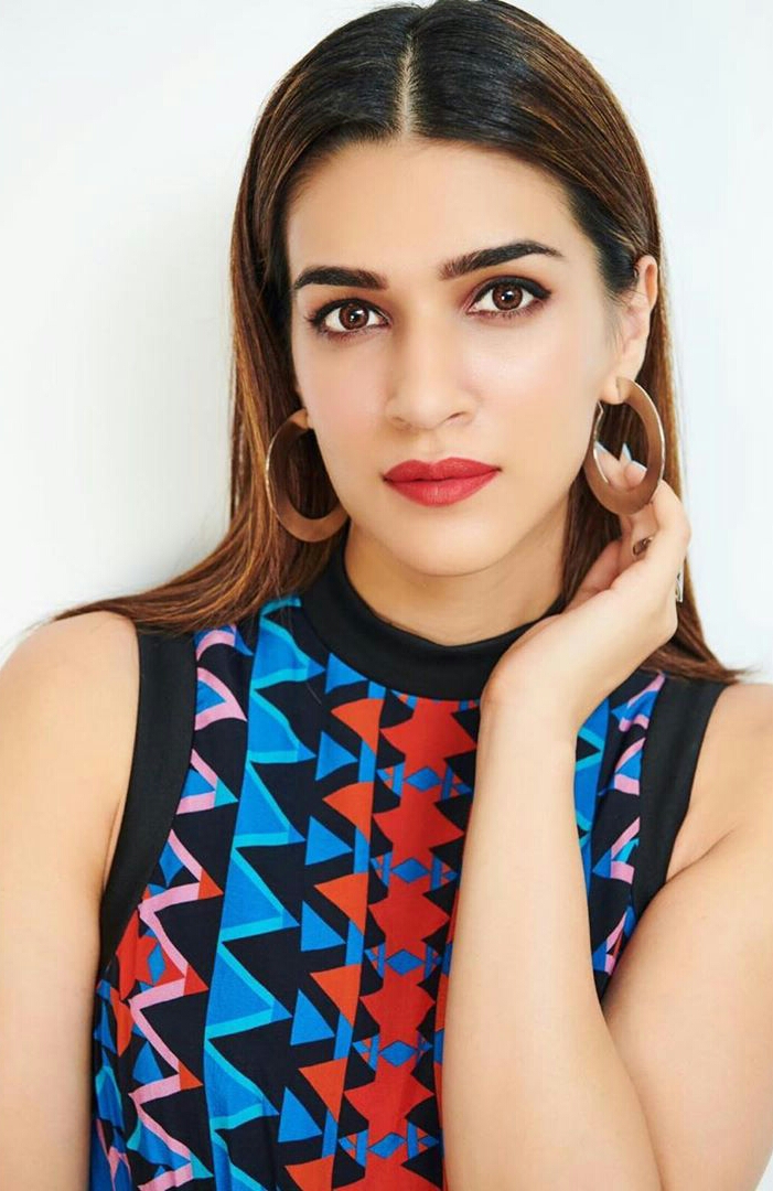Kriti Sanon Tempting Hot In A Latest Photoshoot