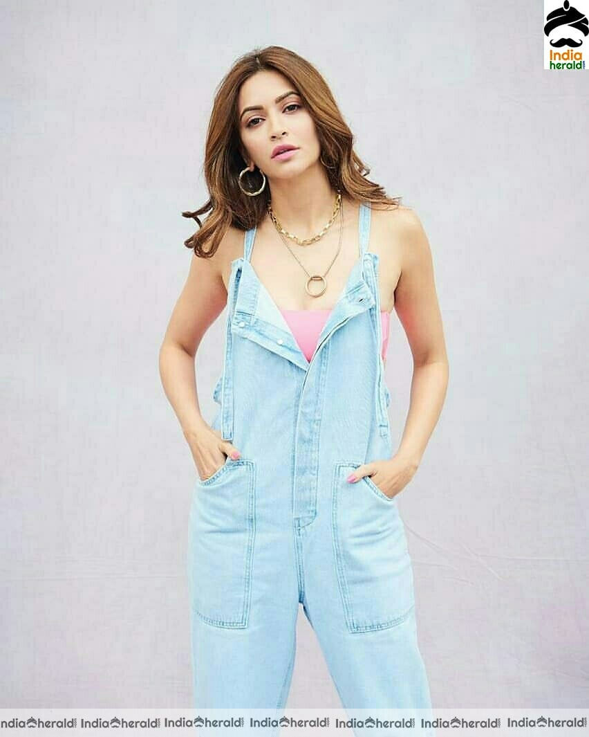 Kriti Tempting Hot Looks In This Latest Shoot