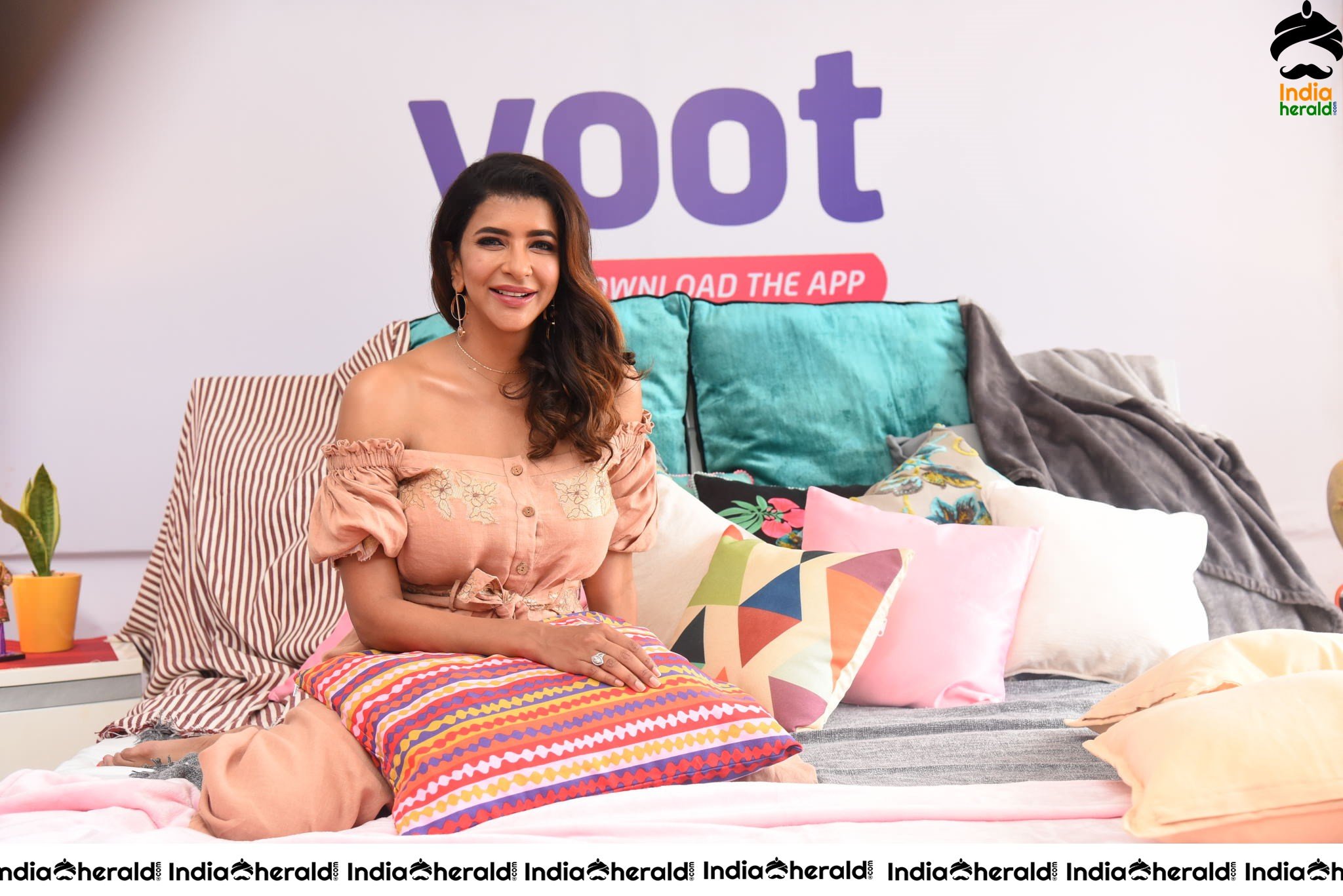 Lakshmi Manchu Press Interview Stills Set 3