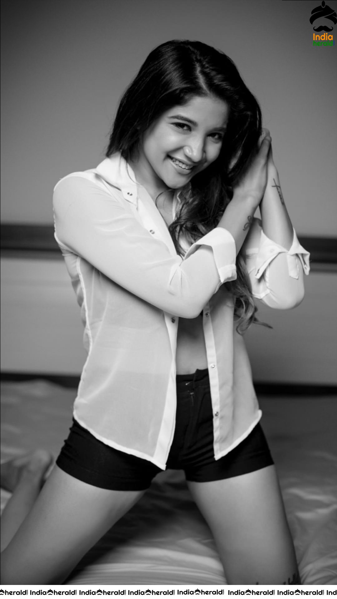 Latest B and W Photoshoot of Sakshi Agarwal