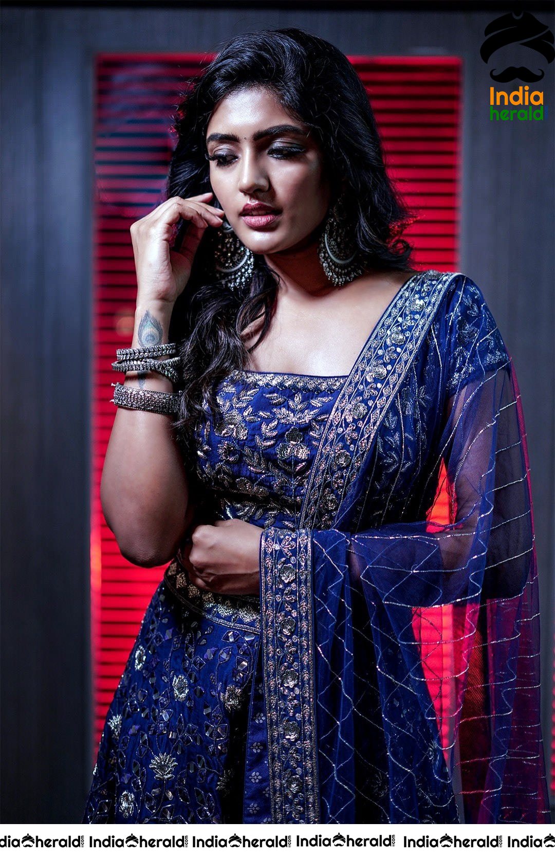 Latest Clicks of Eesha Rebba Showing Her Waistline in Purple Attire