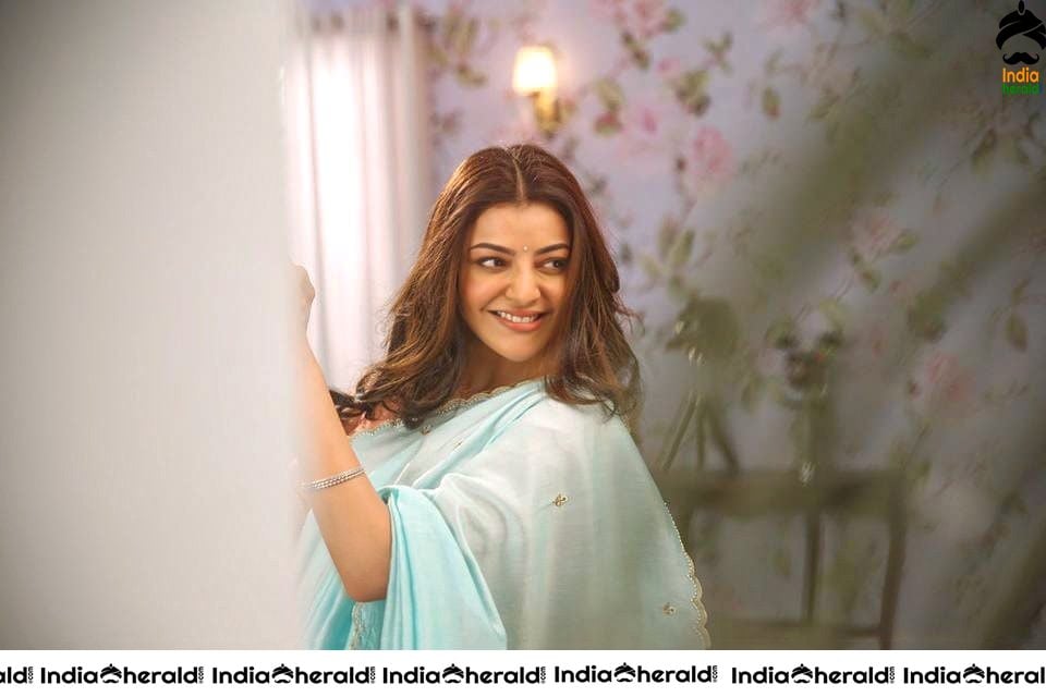 Latest Collection of Actresses Oozing Oomph in Saree Set 2