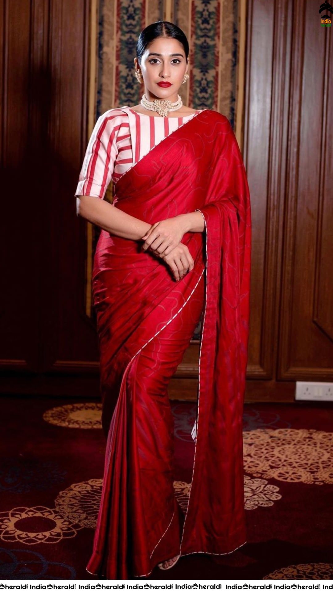 Latest Collection of Actresses Oozing Oomph in Saree Set 2