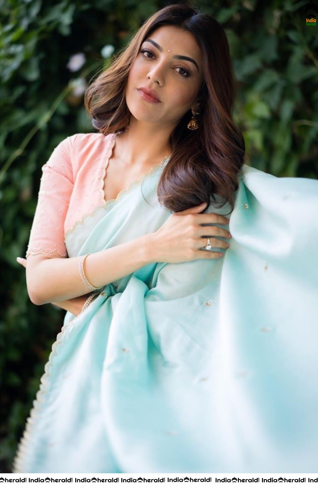 Latest Collection of Actresses Oozing Oomph in Saree Set 2