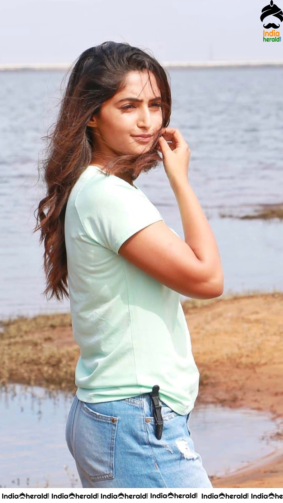 Latest Gorgeous Stills of Bigil Girl Reba Monica John