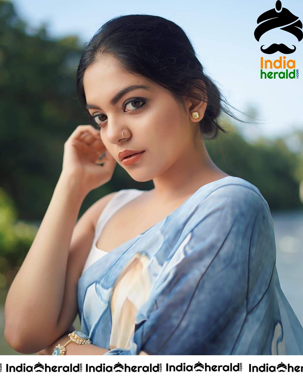 Latest Hot Clicks Of Ahaana Krishna In Light Blue Saree Set 1