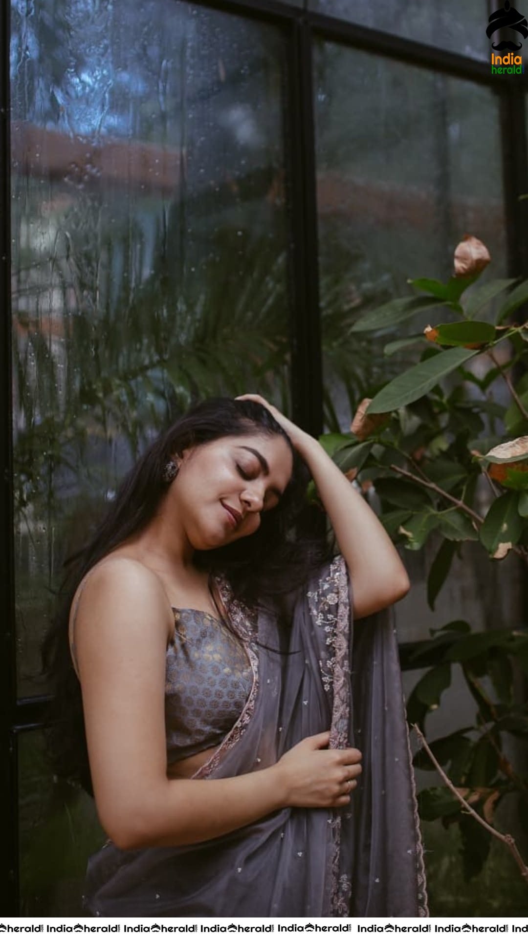 Latest Hot clicks of Ahaana Krishna in Saree Set 1