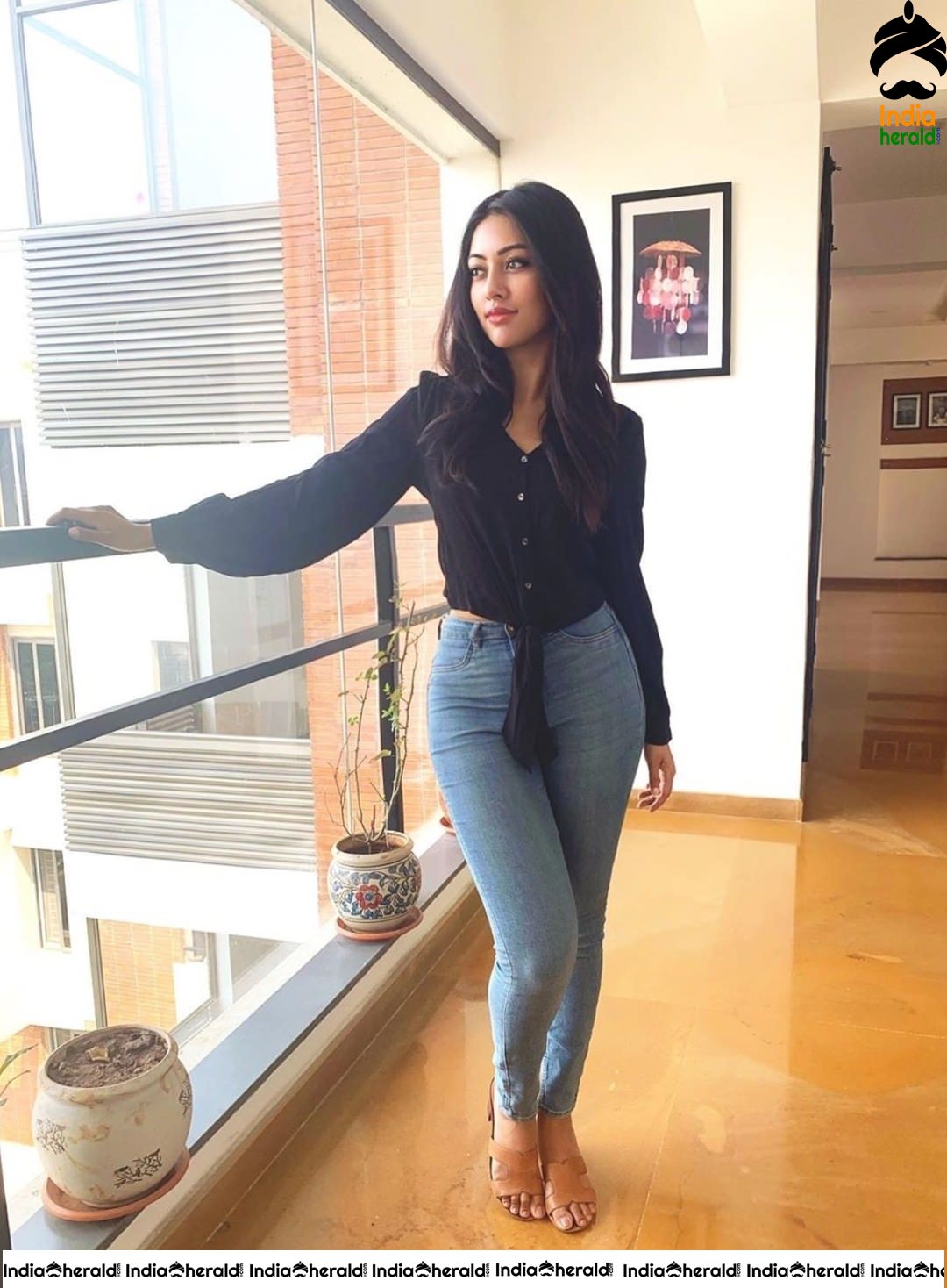 Latest Hot Clicks of Anu Emmanuel oozing oomph all the way