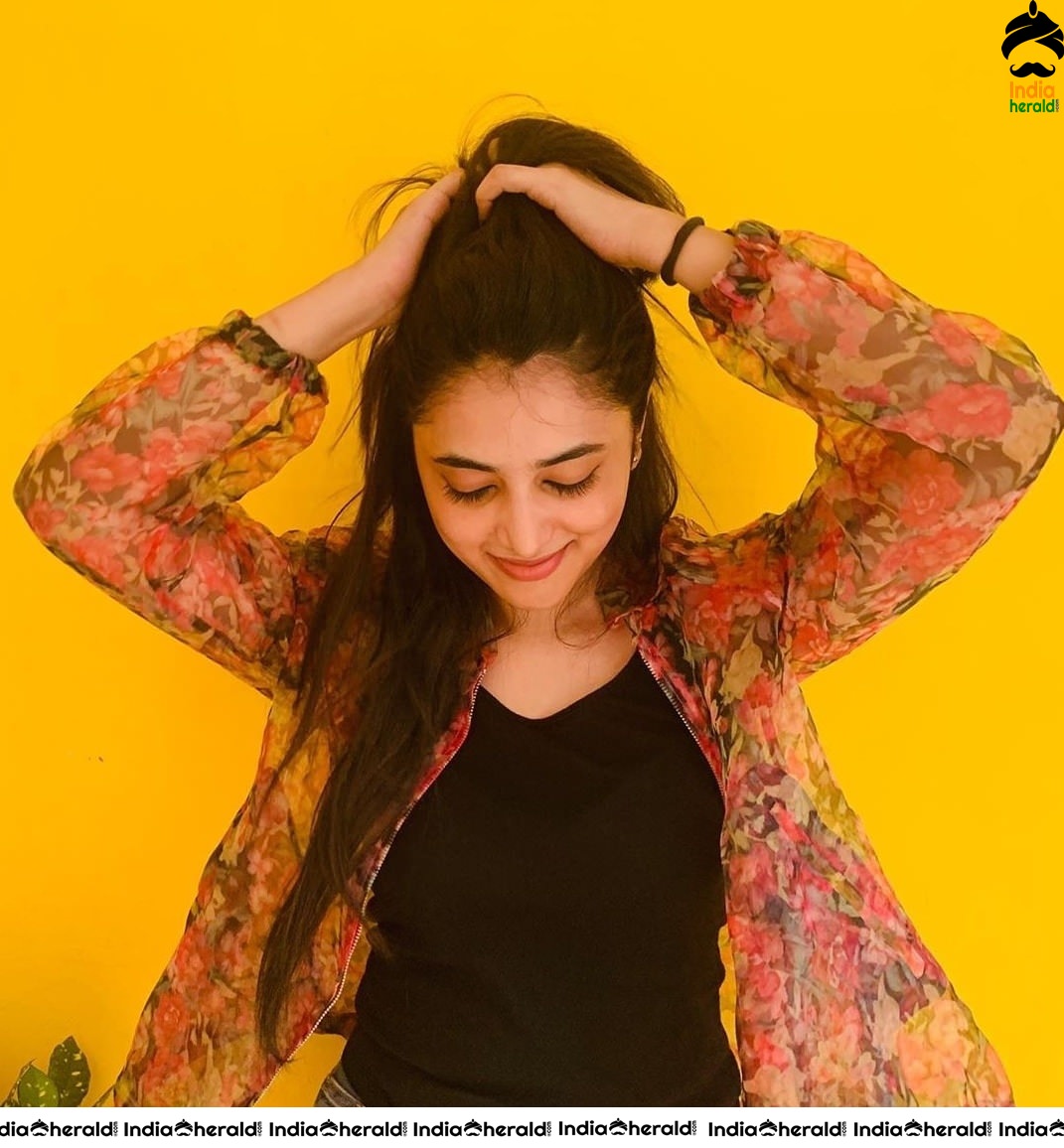 Latest Hot Clicks of Gangleader fame Priyanka Arul Mohan