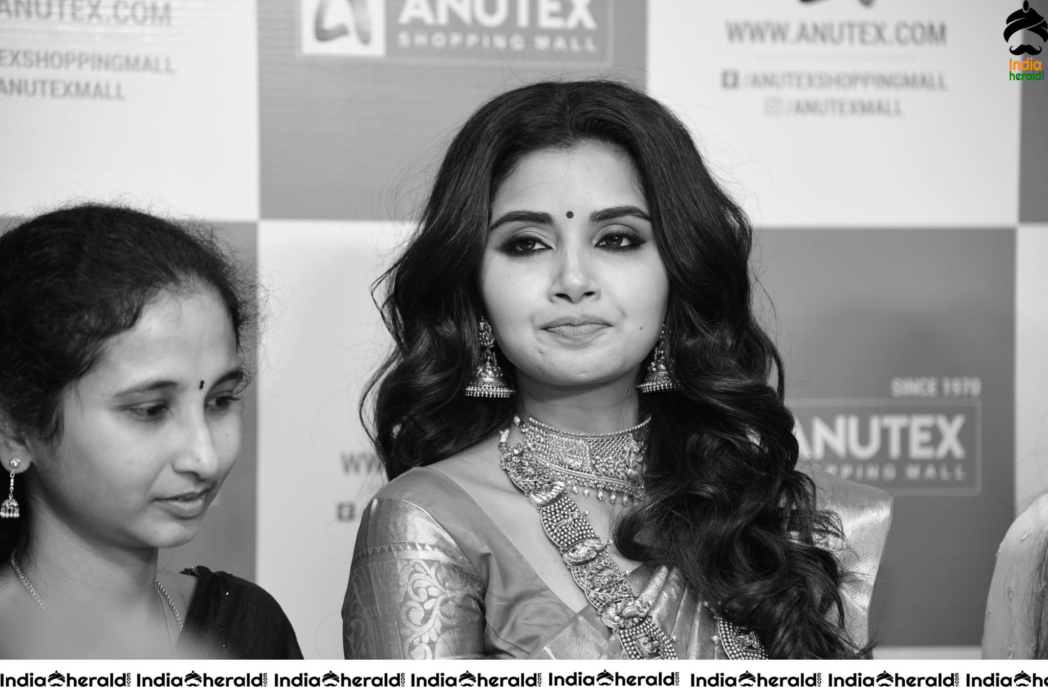 Latest Hot Compilation of Photos of Anupama Parameswaran in Saree Set 2