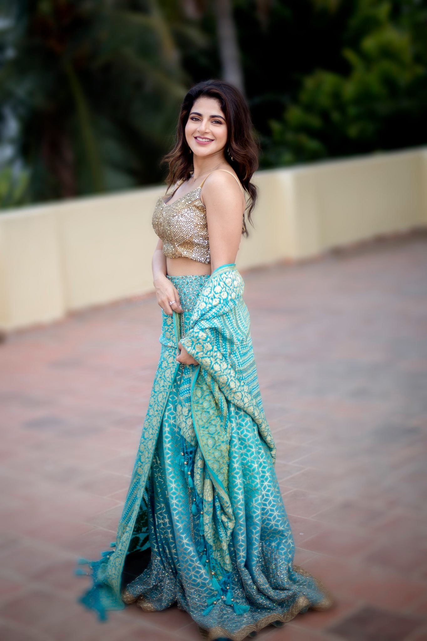 Latest Teasing hot Waistline Exposing Photos Of Iswarya Menon