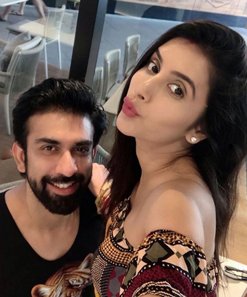 Leaked Honeymoon Hot Photos Of Charu Asopa And Rajeev Sen Set 3