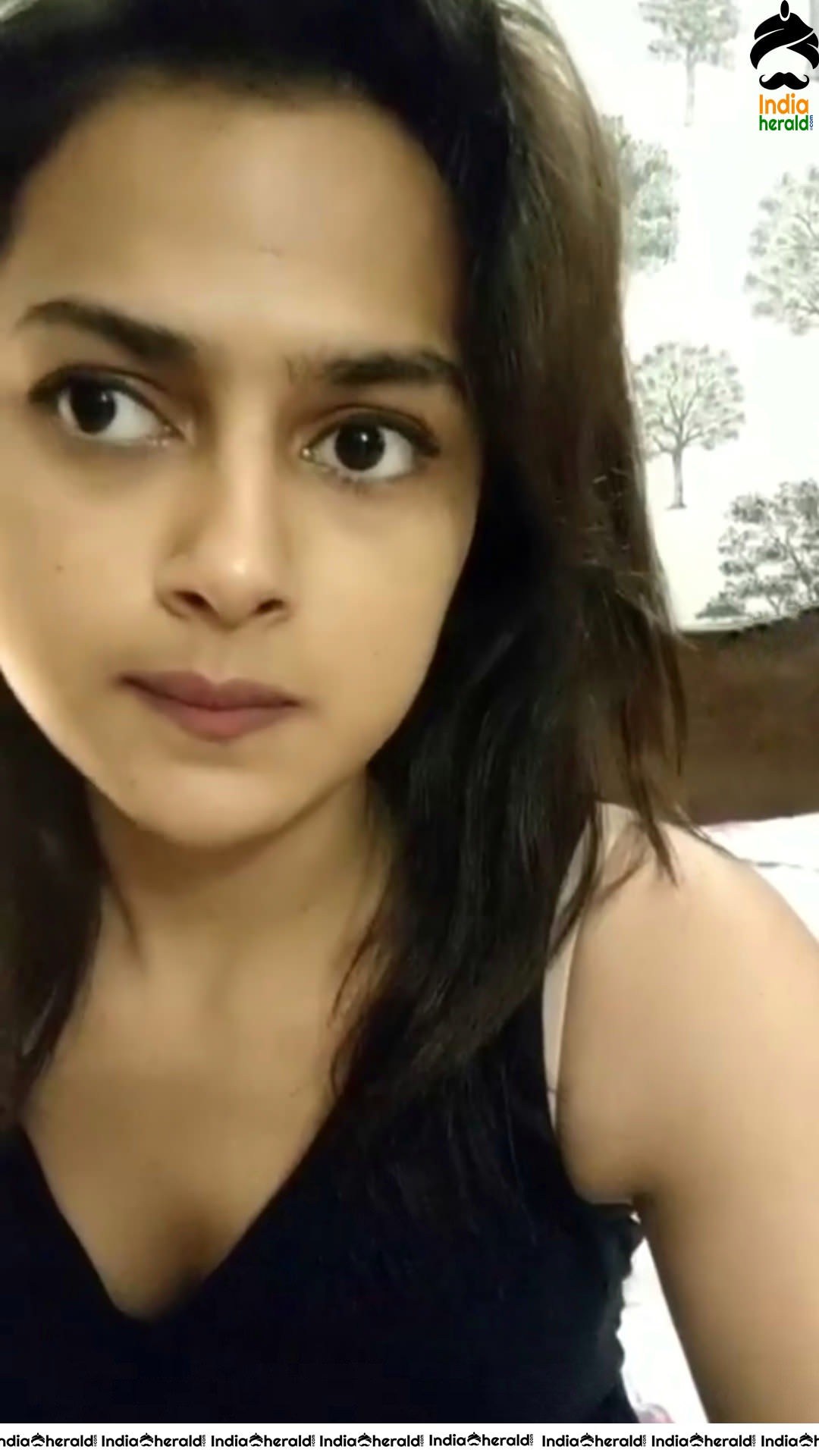 LEAKED HOT PHOTOS of Shraddha Srinath Private Bedroom Video Chat