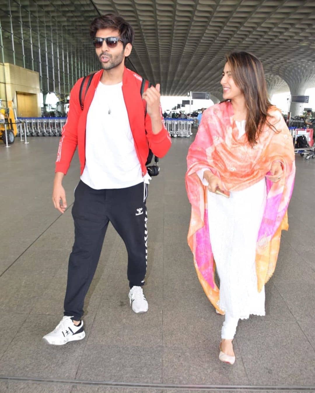 Love Birds Kartik Aryan And Sara Spotted Together