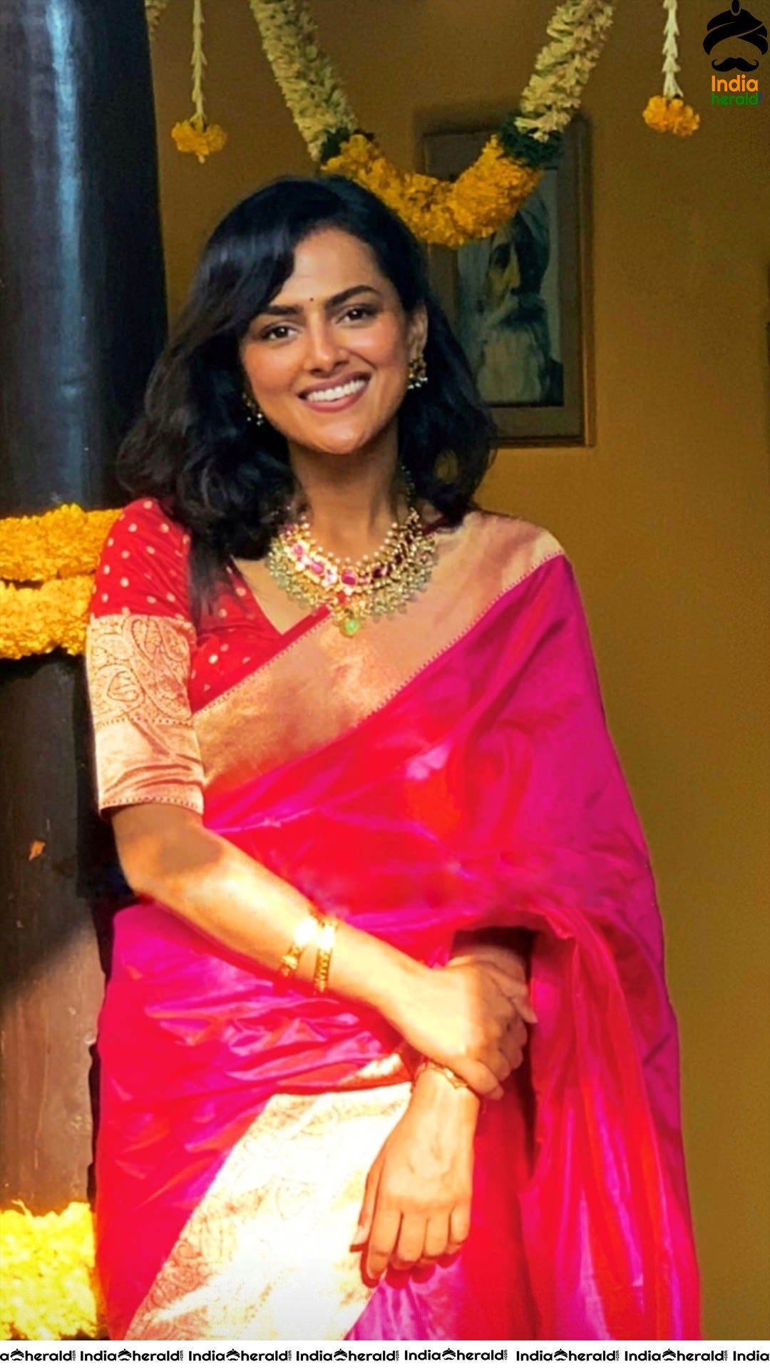 Lovely Clicks of Shraddha Srinath in Pink Kanchivaram Saree