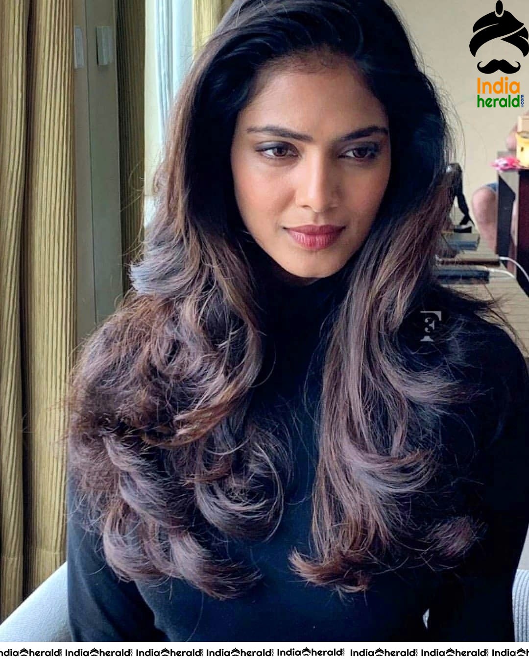 Malavika Mohanan Flaunts her Hot Thighs and Tempts our Mood