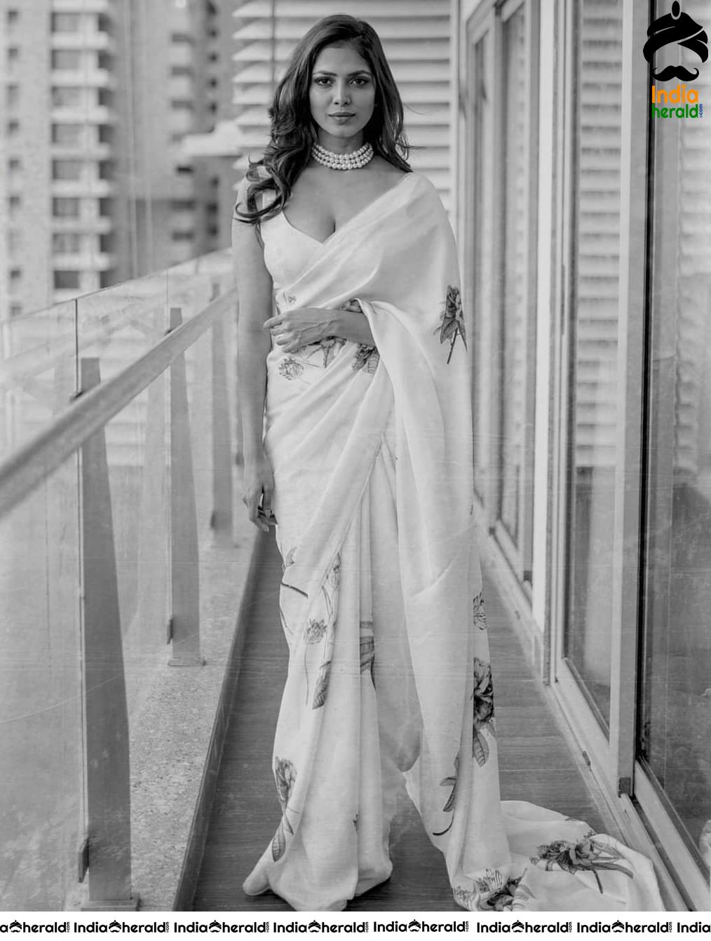 Malavika Mohanan Hot Unseen Cleavage Show Vintage Photos Collection Set 3