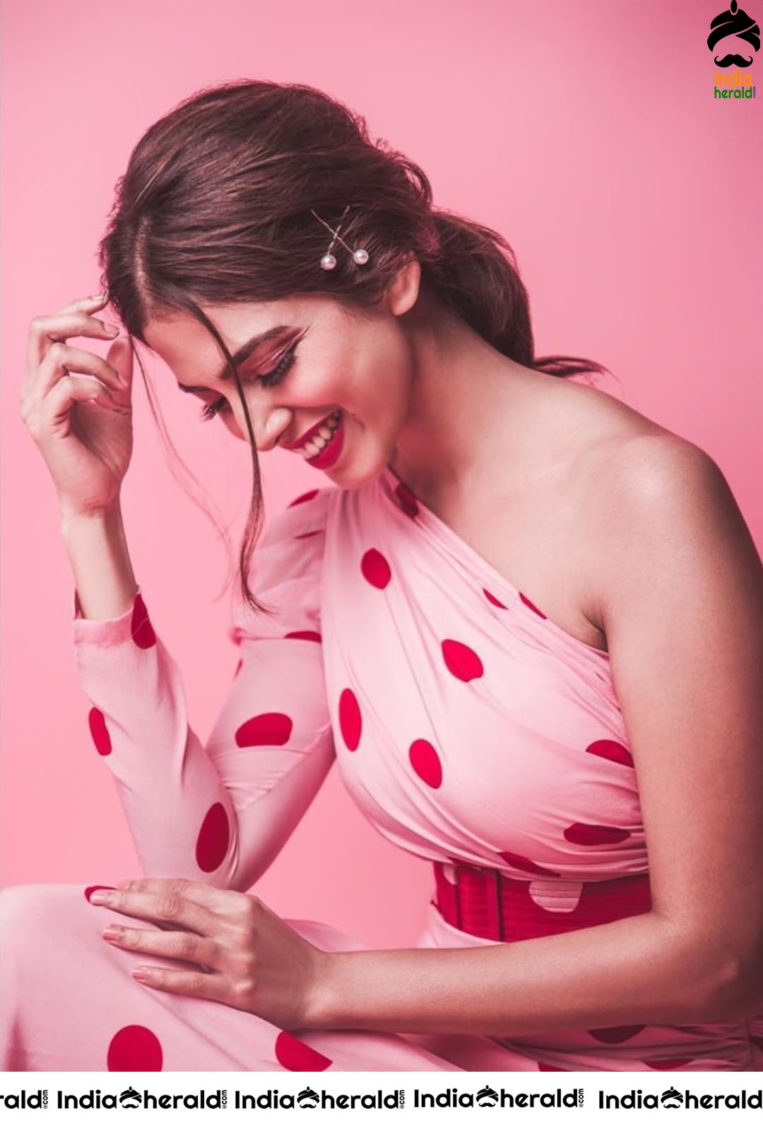 Malavika mohanan Latest Photos Collection