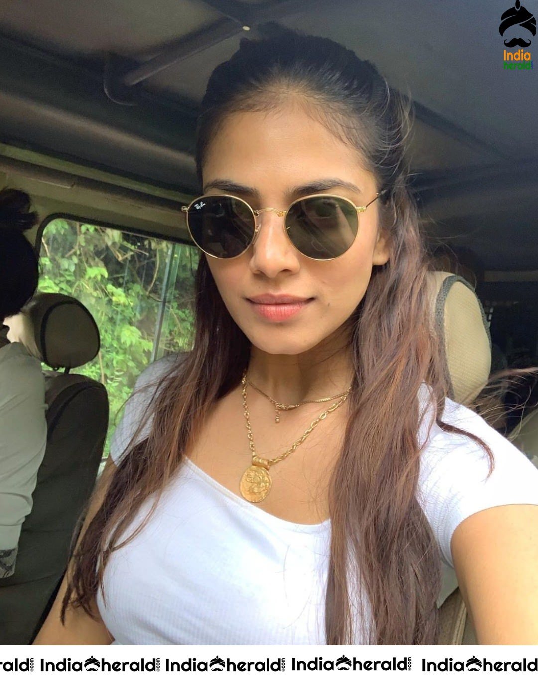 Malavika mohanan Latest Photos Collection