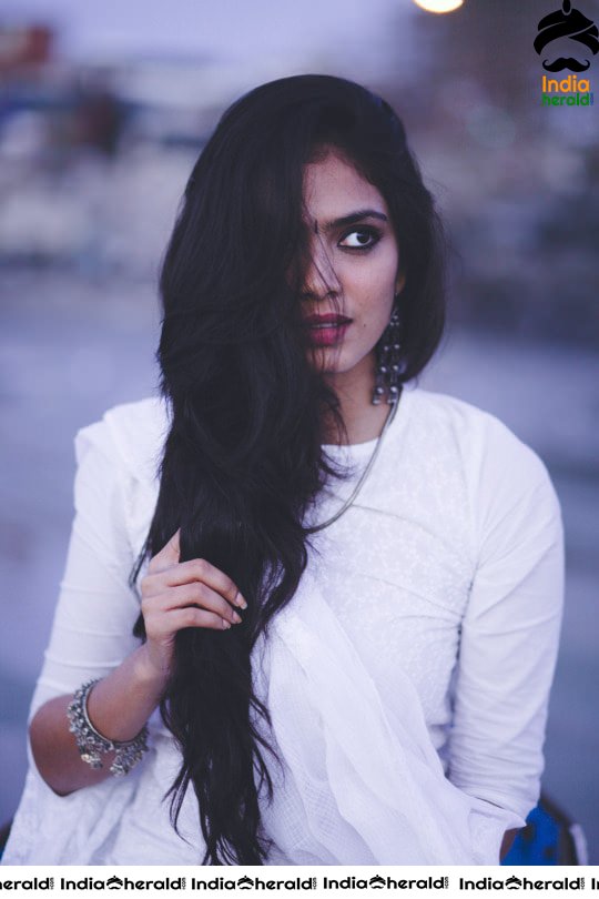 Malavika Mohanan looking Angelic in White