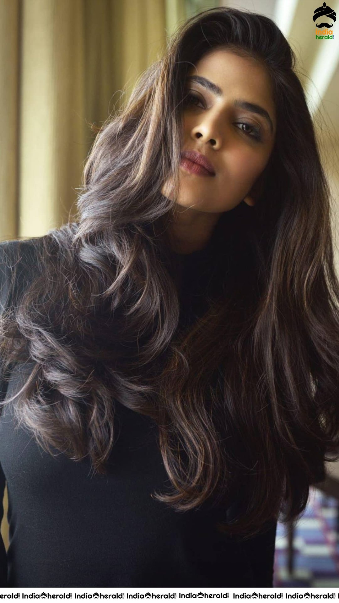 Malavika Mohanan Looking Too Pretty To Handle
