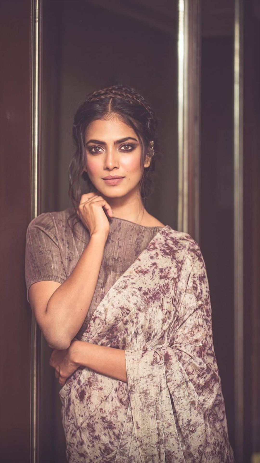 Malavika Mohanan Seduces Once Again With Her Latest Shoot Set 1