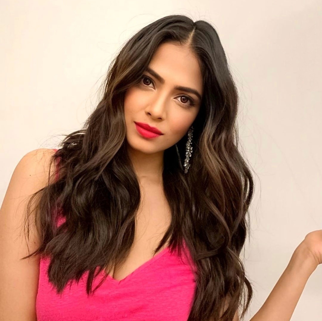 Malavika Mohanan Sizzling Latest Hot Photo Shoot
