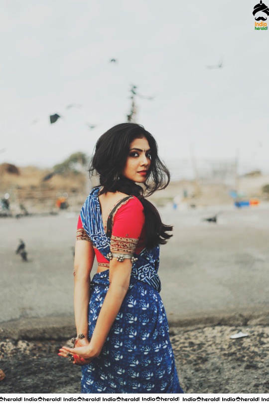 Malavika Mohanan Vintage Hot Photoshoot Clicks in Saree