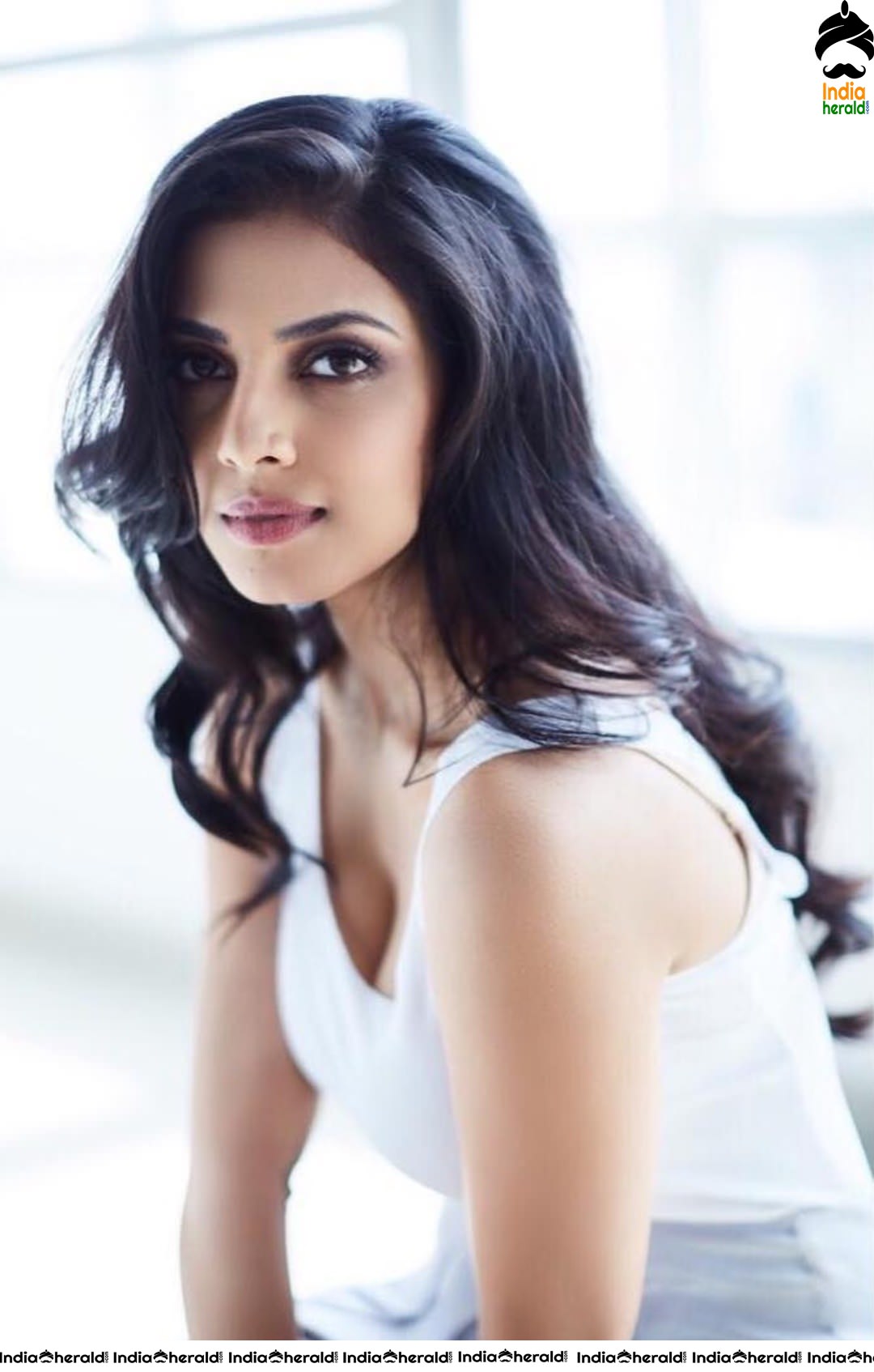 Malavika Mohanan Vintage Hot Photoshoot Clicks