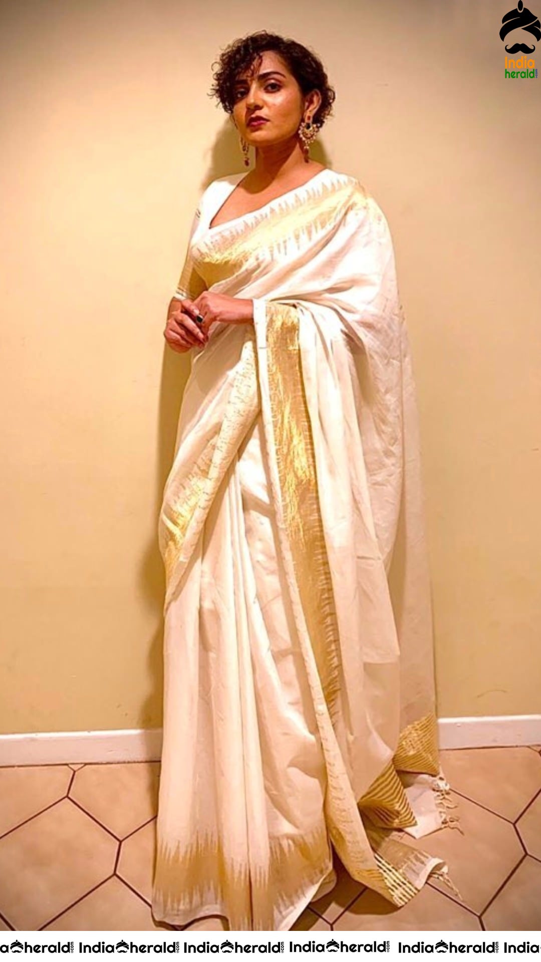 Malayalam Beauty Parvathy Latest Mesmerizing Clicks