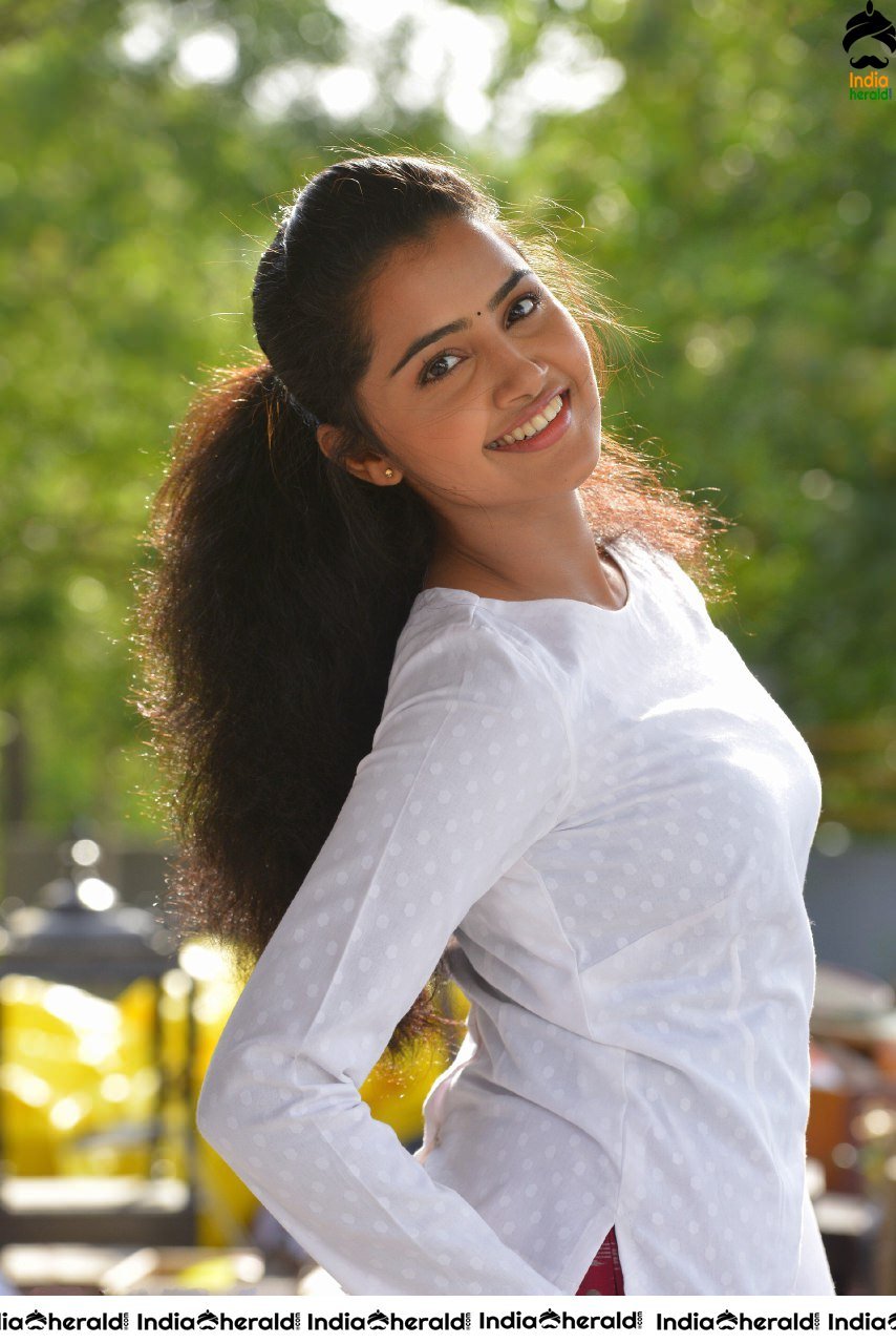 Mallu Beauty Anupama Parameswaran latest clicks