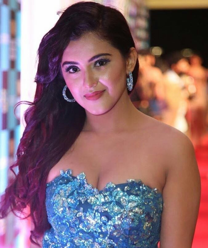 Malvika Sharma Oozing Sex Appeal In Blue Dress