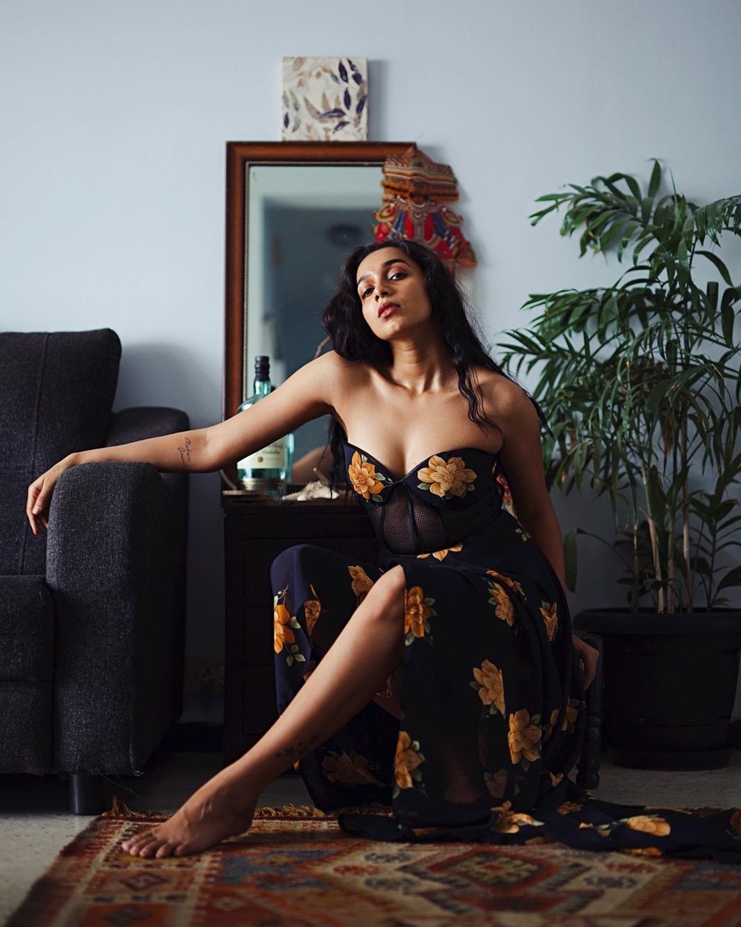 Mandana Karimi Latest Sexy Hot Stills