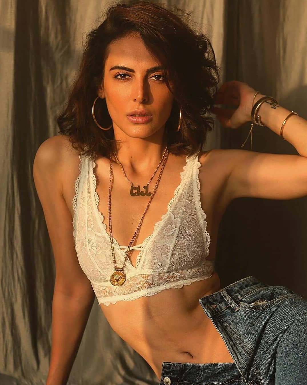 Mandanakarimi Hot Stills